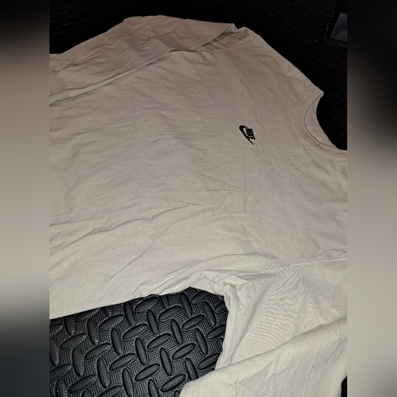 Nike mid swoosh logo long sleeve shirt - Picture 9 of 11